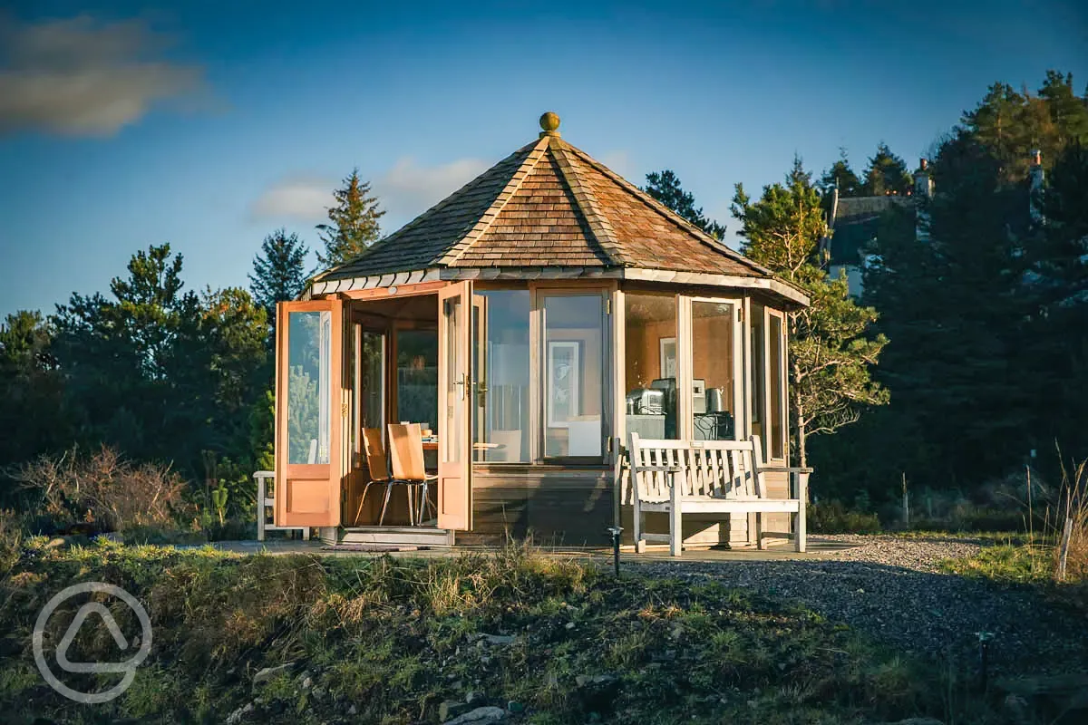 The Fuselage Pod private garden room