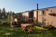 Heartwood shepherd's hut and hot tub