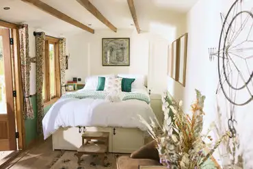 Botanist shepherd's hut interior