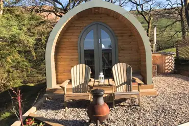 Glamping pod with hot tub
