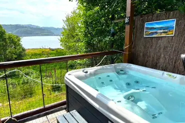 Mountview pod private hot tub and sea views