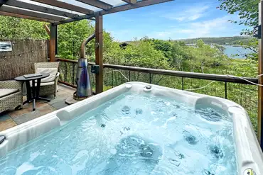 Mountview pod private hot tub and sea views