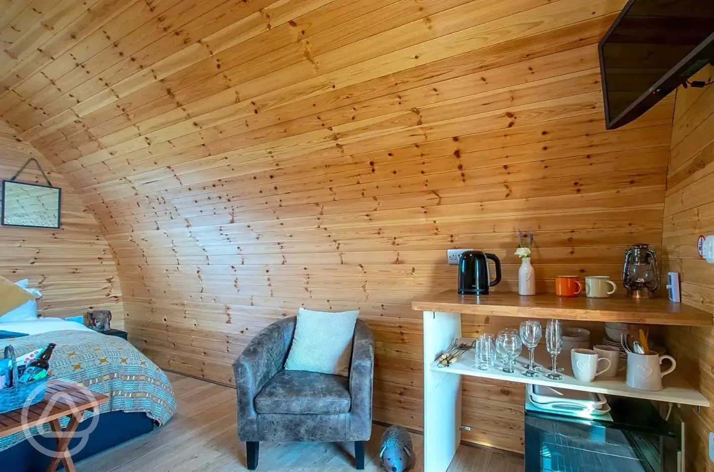 Porth Ysgo camping pod interior