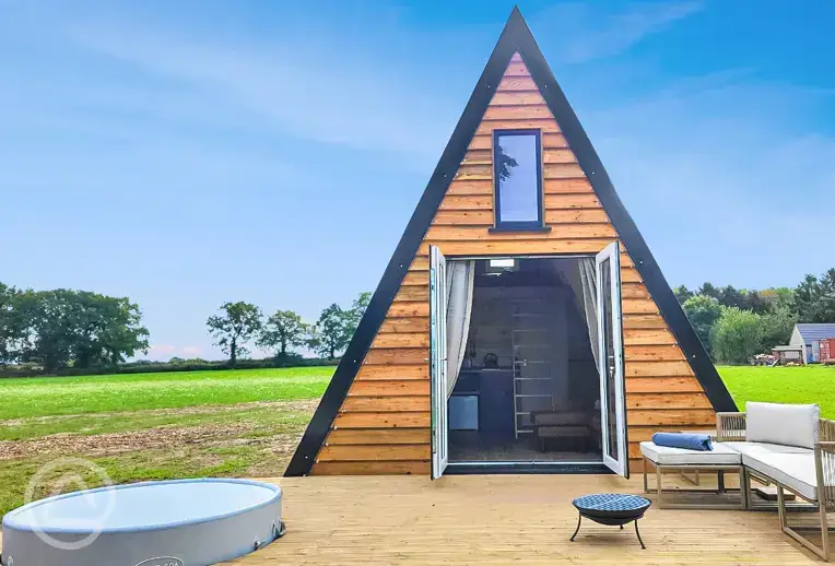 Glamping cabin and hot tub