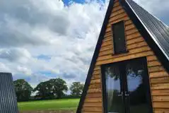 Glamping cabin and hot tub