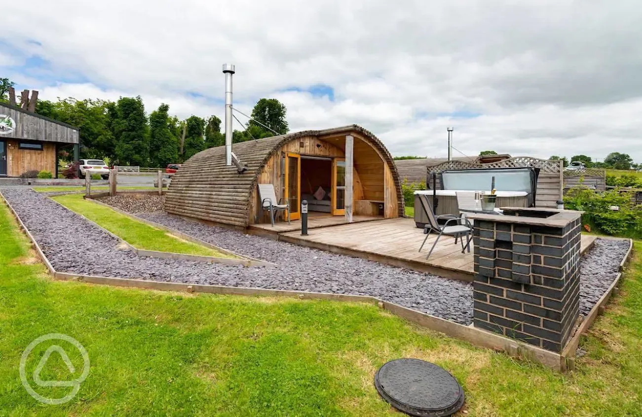 Black Mountain Pemberton Glamping Pod decking and hot tub