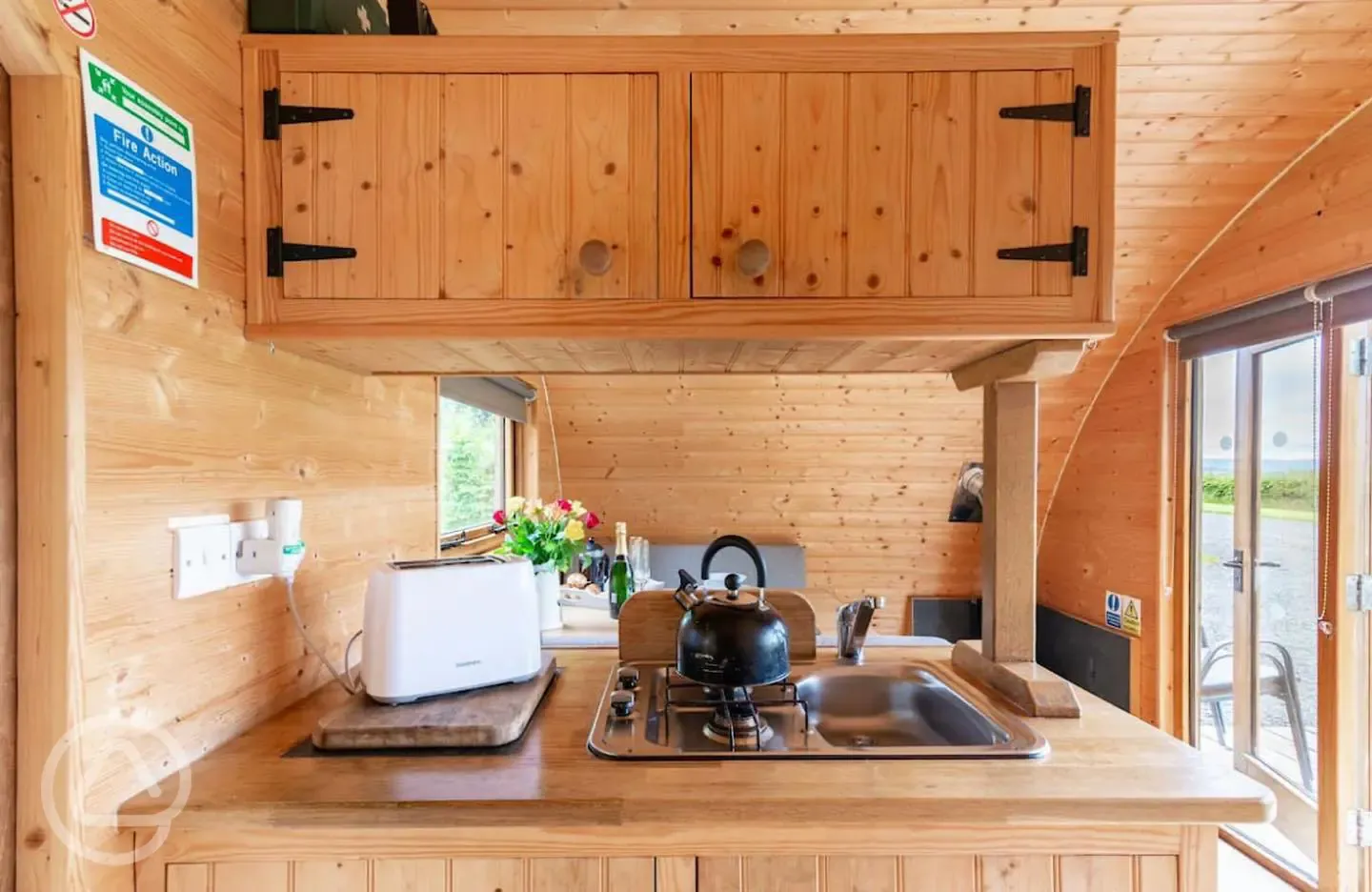 Y Cwtch Glamping Pod kitchen 