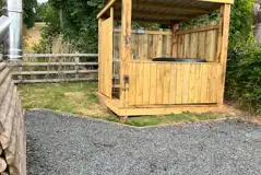 Glamping Pod with a sheltered hot tub