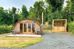 Glamping Pod with a sheltered hot tub