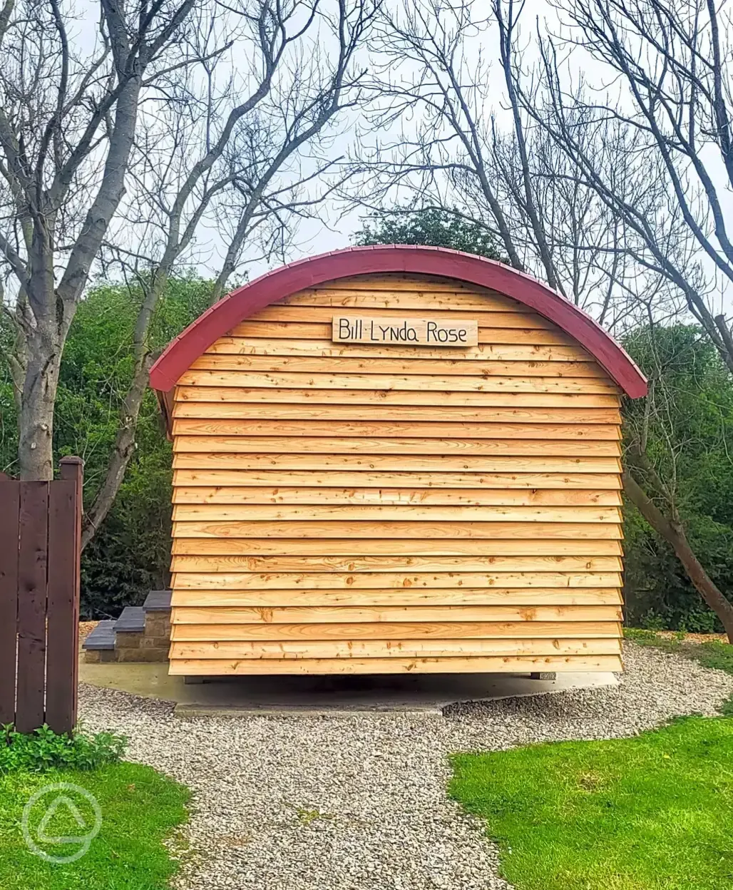 Bilynda Rose ensuite shepherd's hut