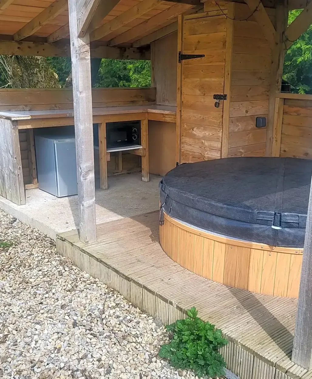 Fully serviced hardstanding pitch - hot tub