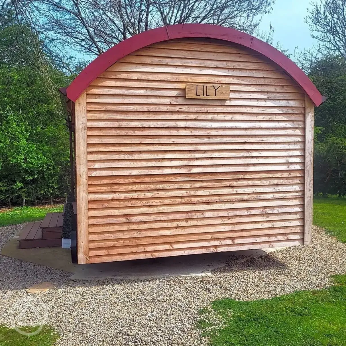 Lily ensuite shepherd's hut