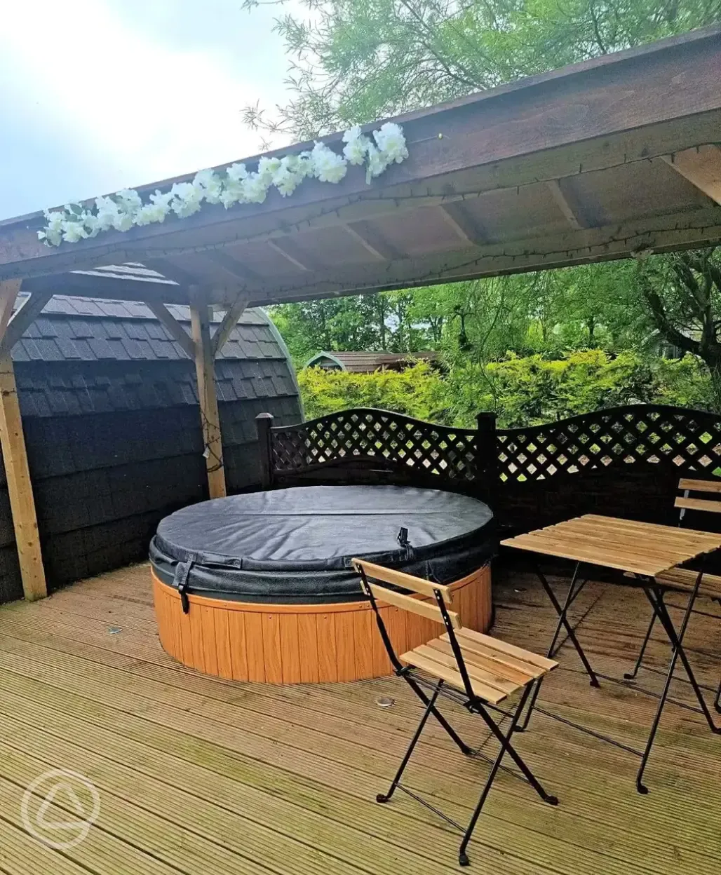 Ensuite glamping pod - private hot tub