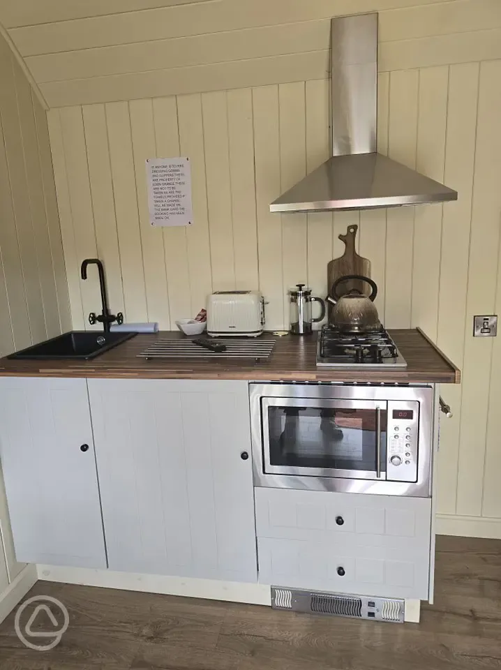 Lily ensuite shepherd's hut kitchen