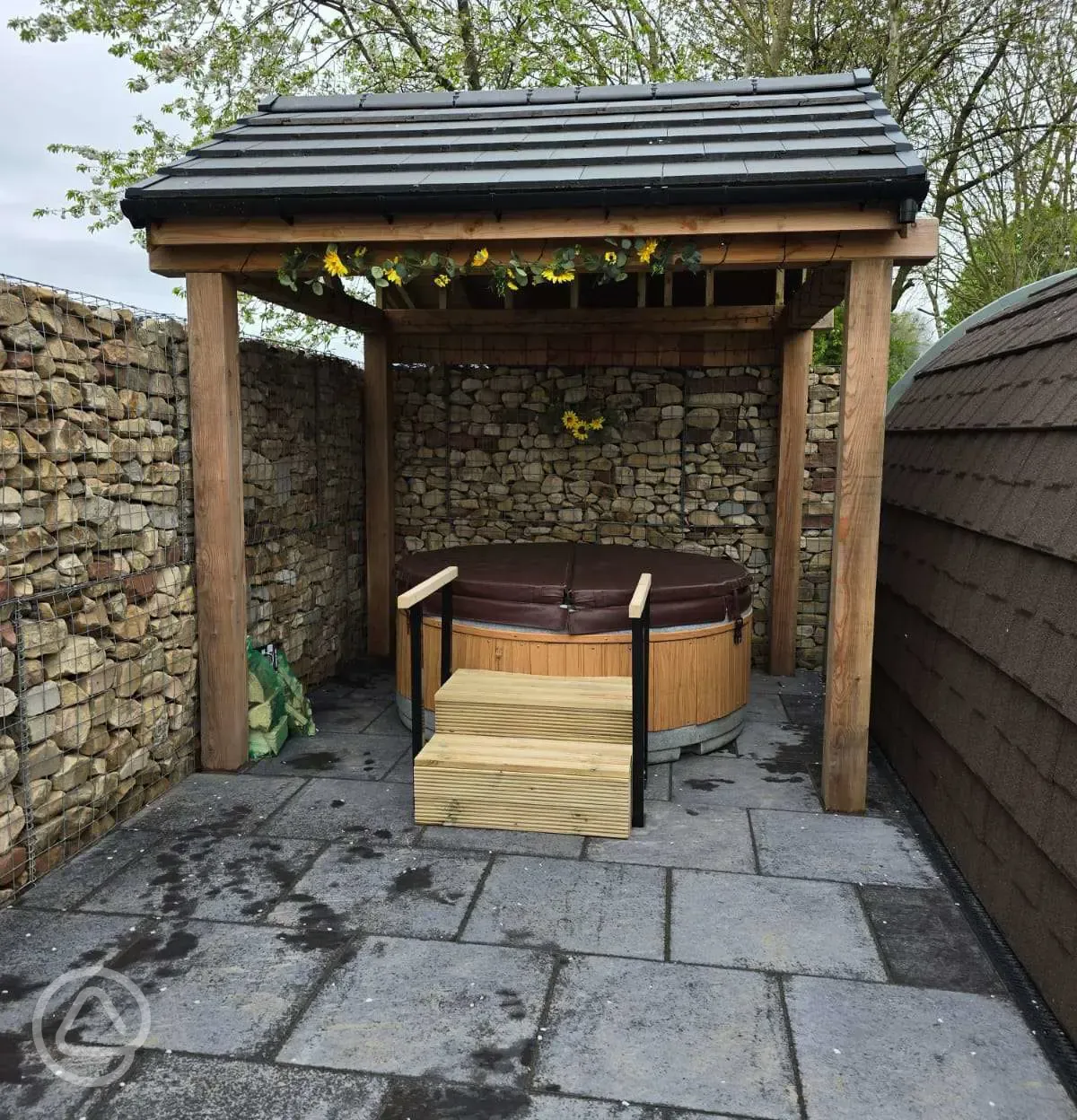 Ensuite glamping pod - private hot tub