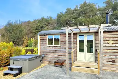 Middlehead Huts