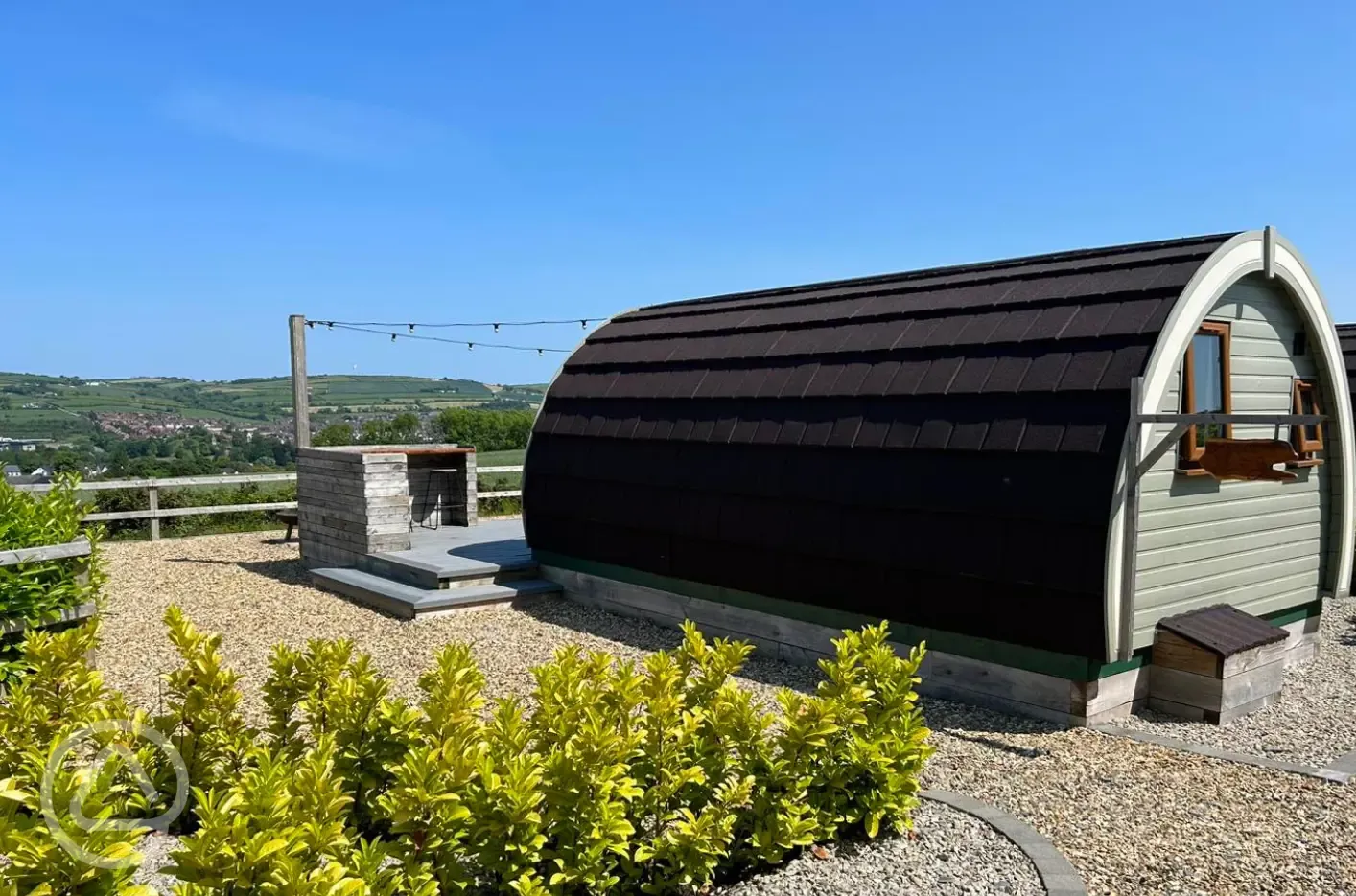 Deluxe glamping pod