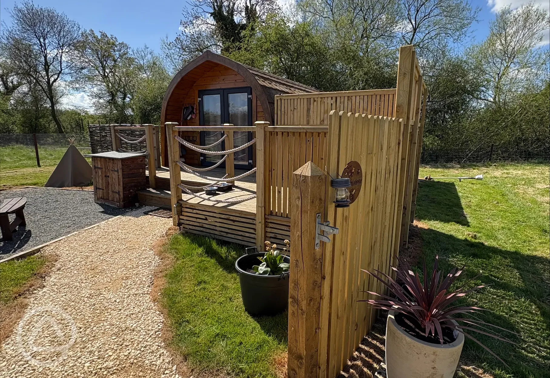 Bumblebee ensuite glamping pod with 1.5m fence