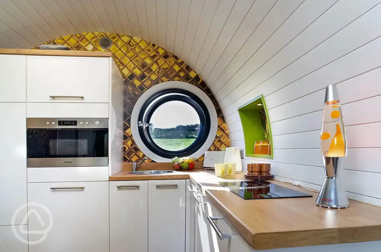 Queen glamping pod kitchen