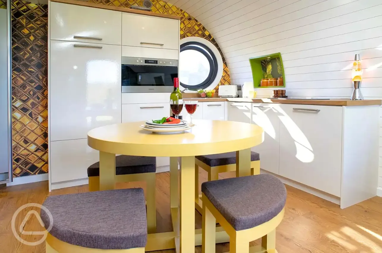 Queen glamping pod kitchen