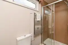 Ensuite glamping pod shower and toilet