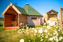 Ensuite Cabin of Hearts exterior