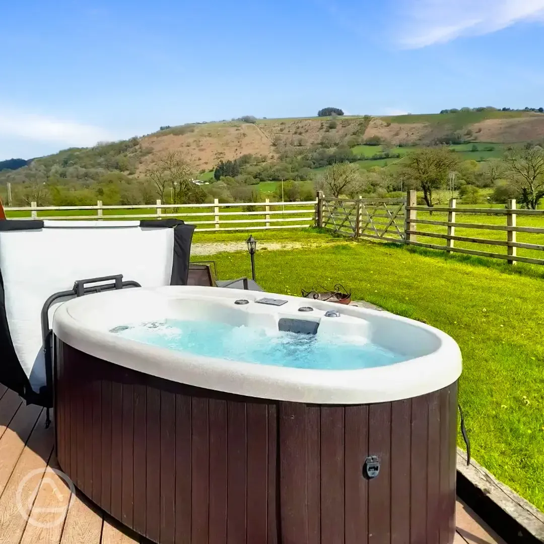 Ensuite glamping pod with hot tub