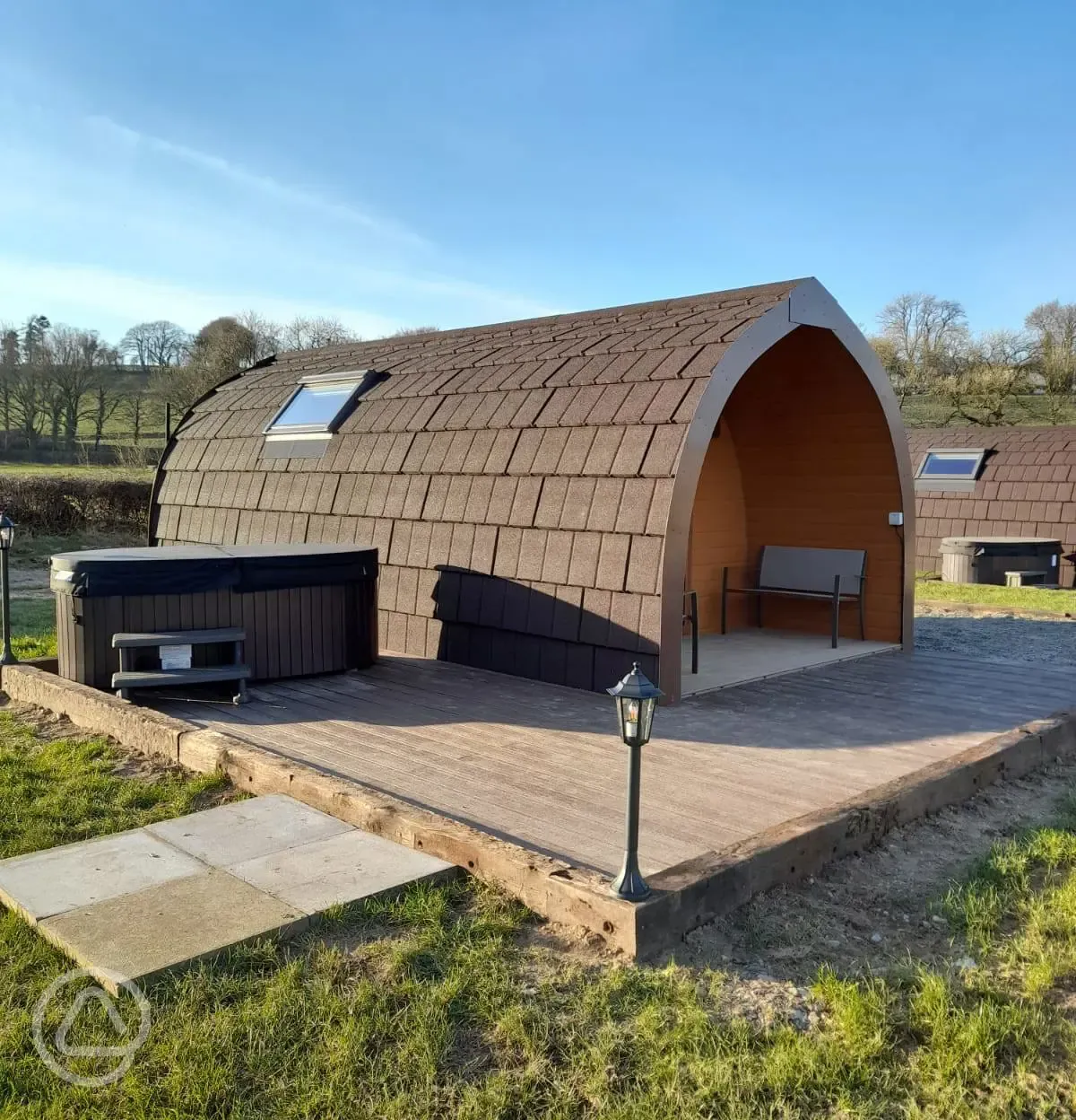 Ensuite glamping pod with hot tub