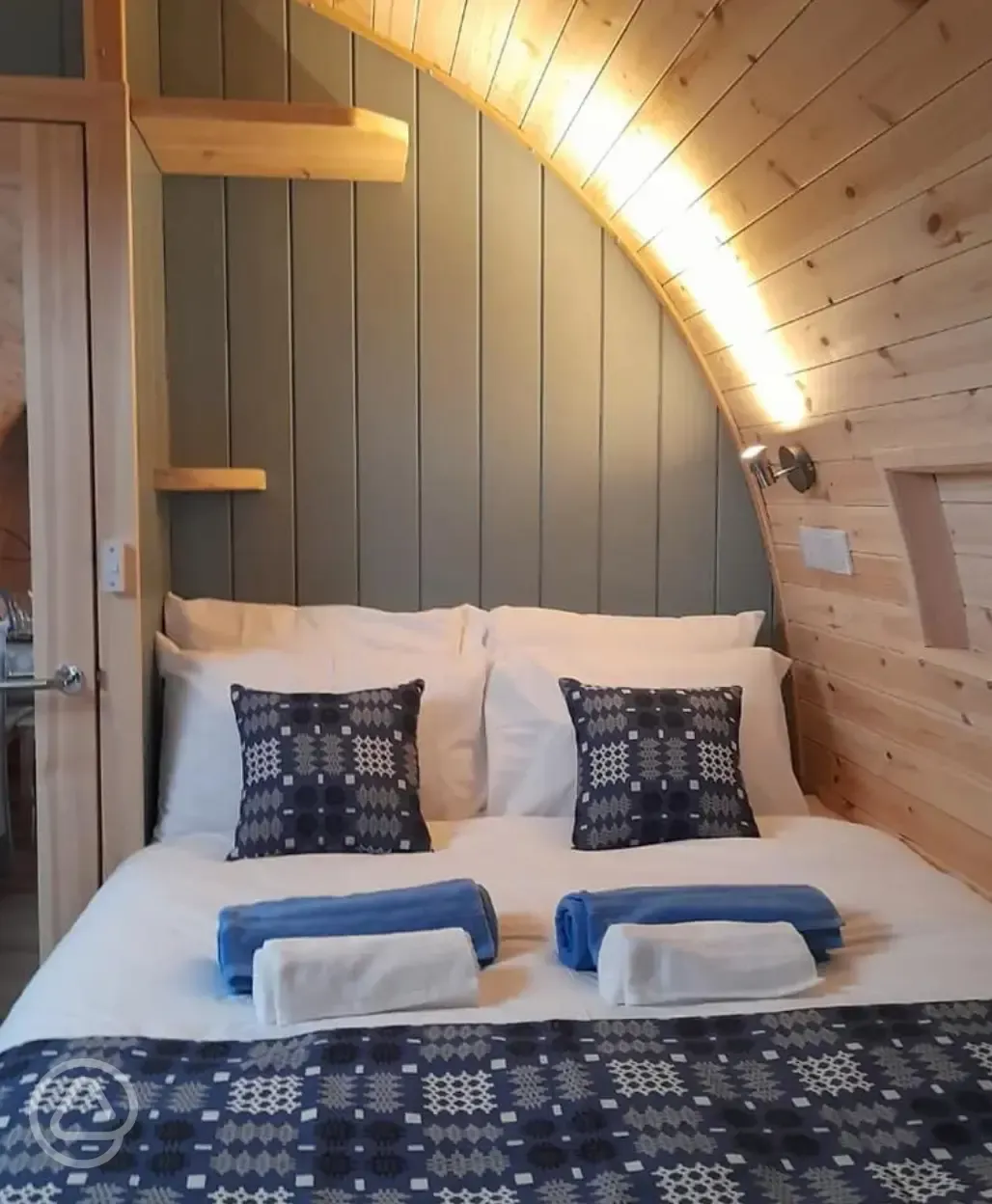 Ensuite glamping pod bed