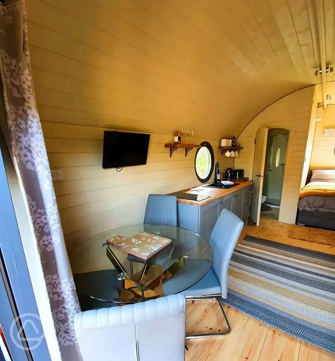 Teilo glamping pod interior