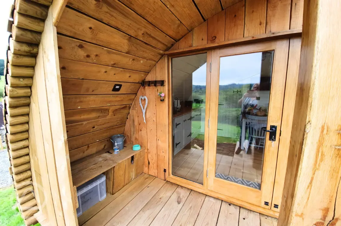 Towy glamping pod