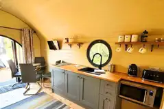 Teilo glamping pod kitchen