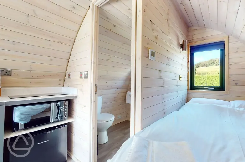 Ensuite glamping pod interior 