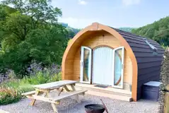 Glamping pod, outdoor picnic bench and optional fire pit Glamping pod, outdoor picnic bench and optional fire pit