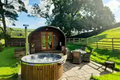 Glamping pods with hot tubs