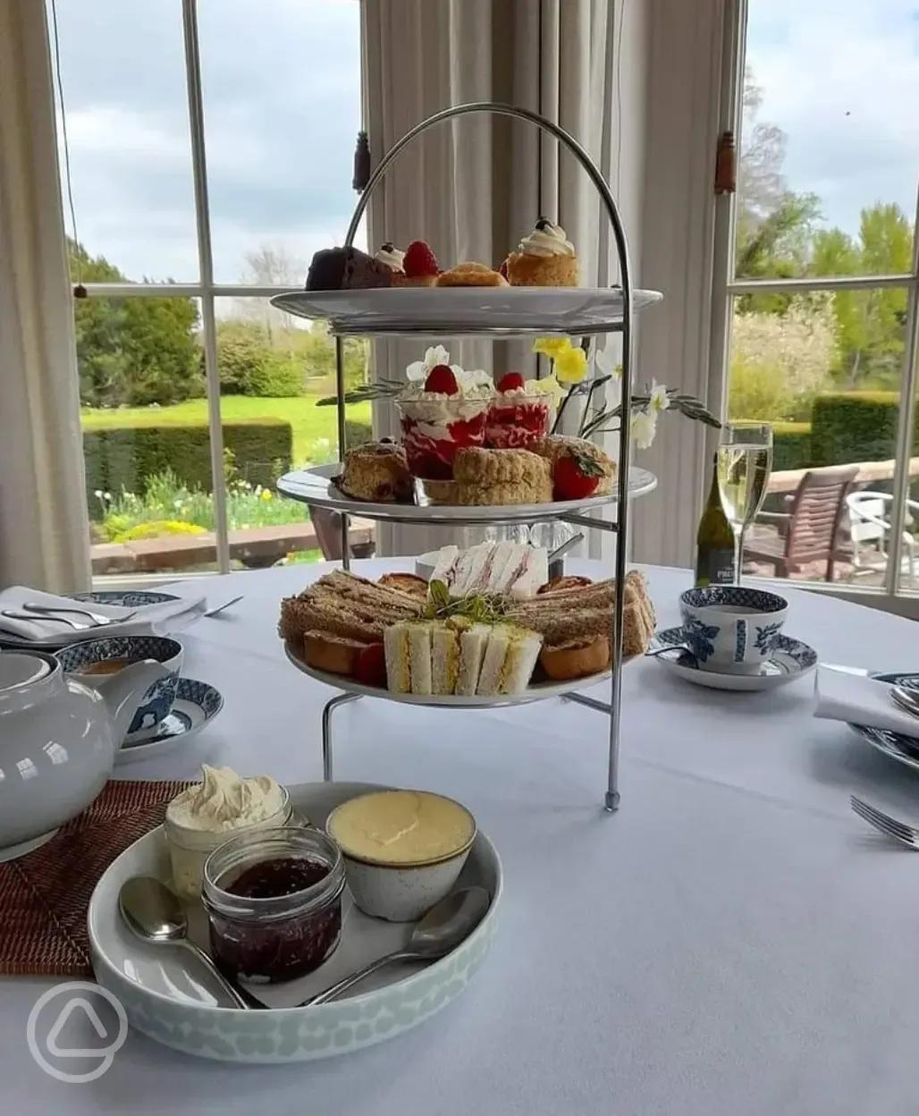 Afternoon tea at Warwick Hall