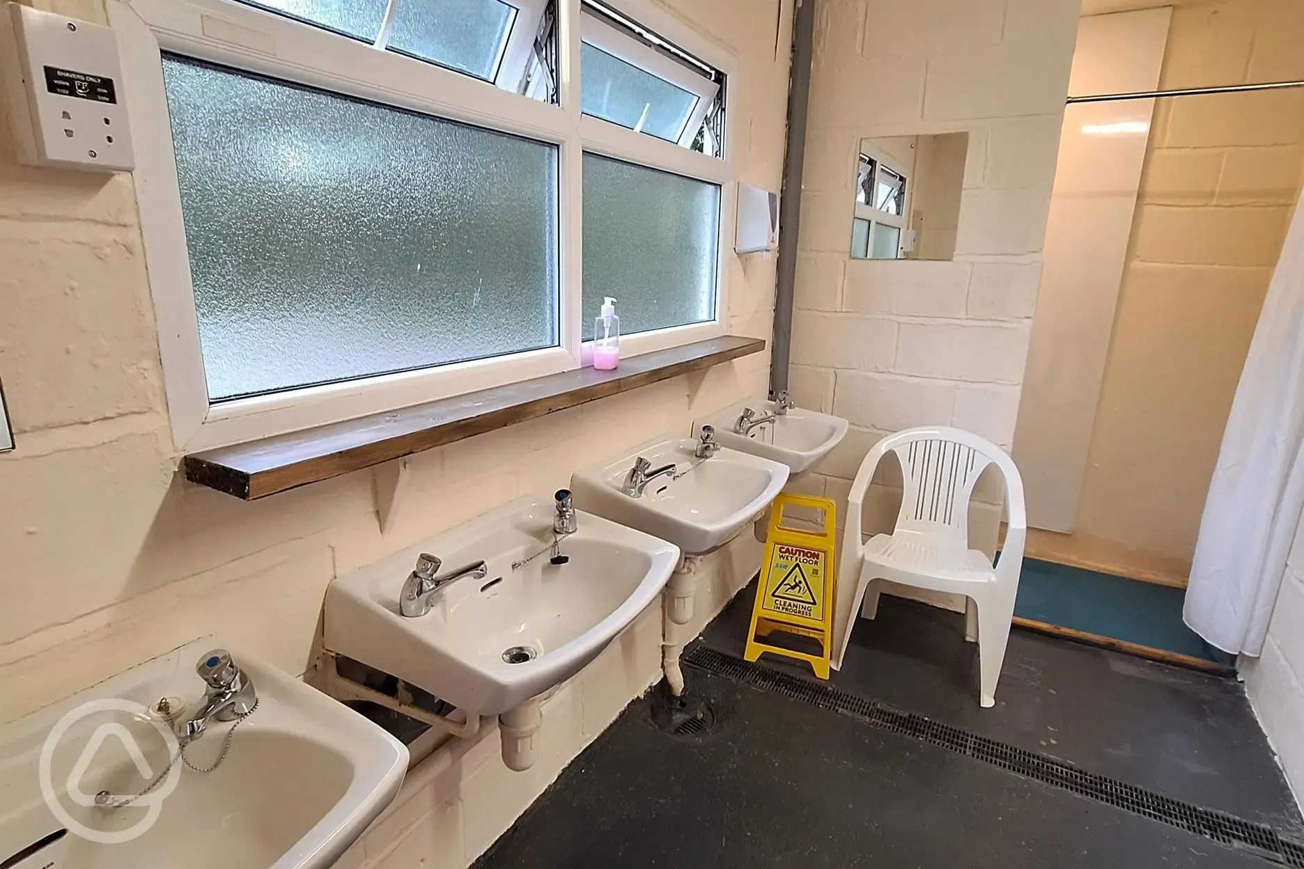 Men's facilities 