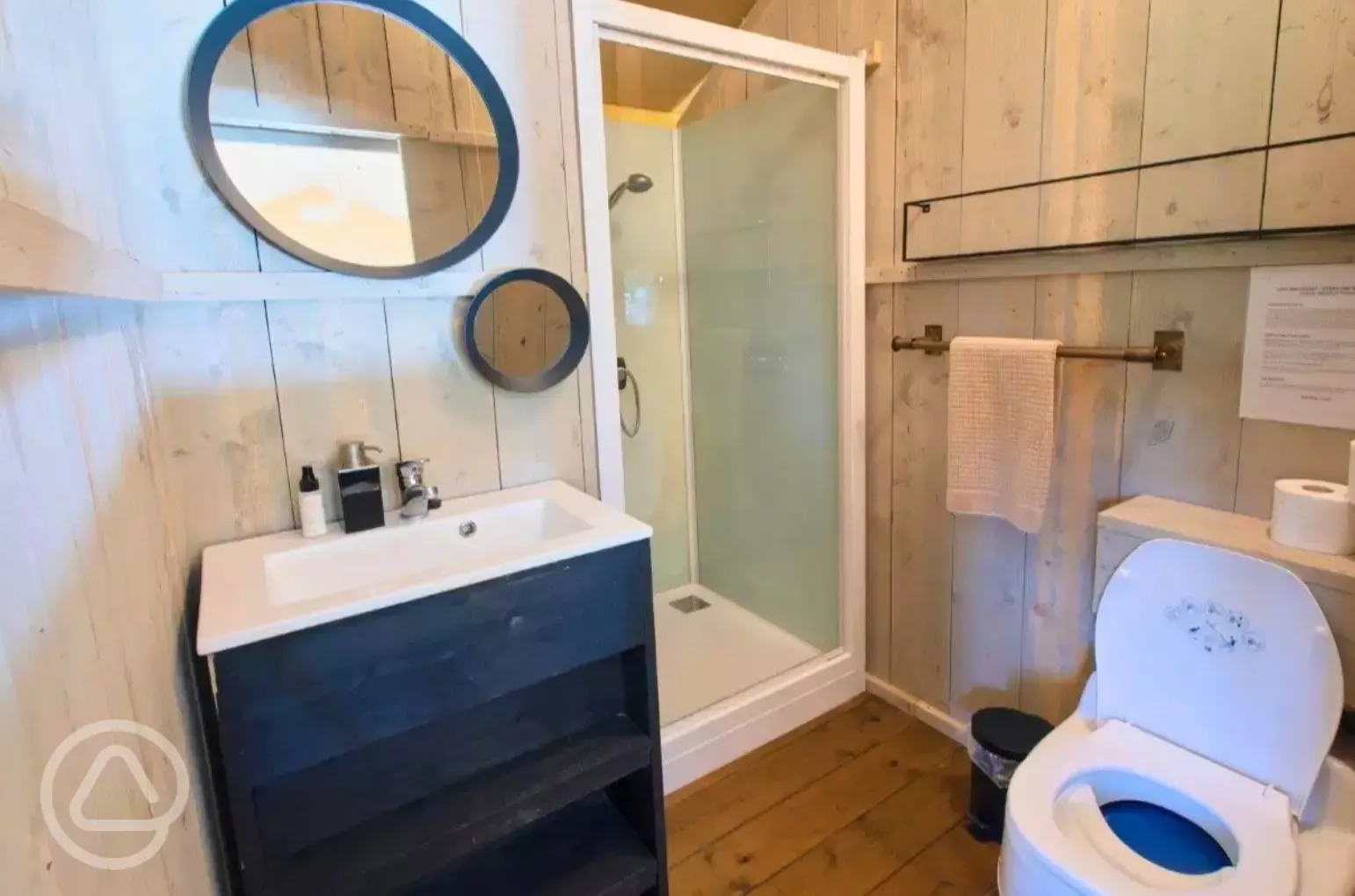 Safari lodge ensuite