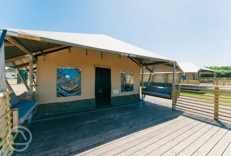 XL safari lodge