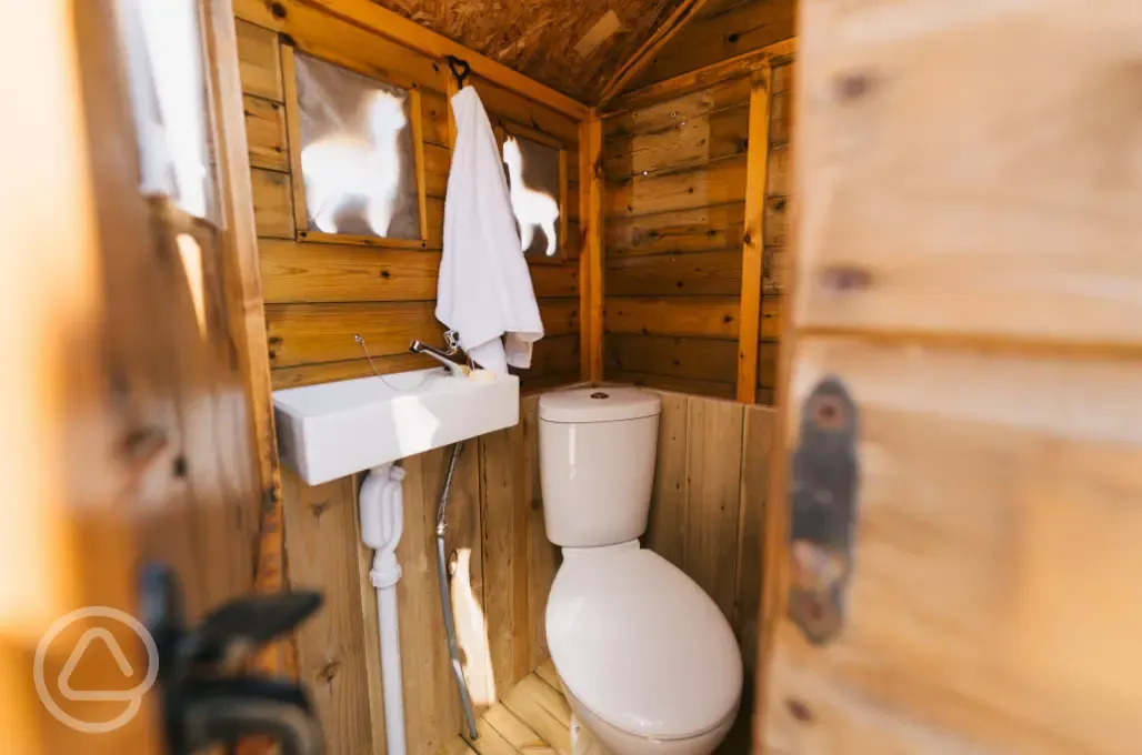 Private compost loo hut