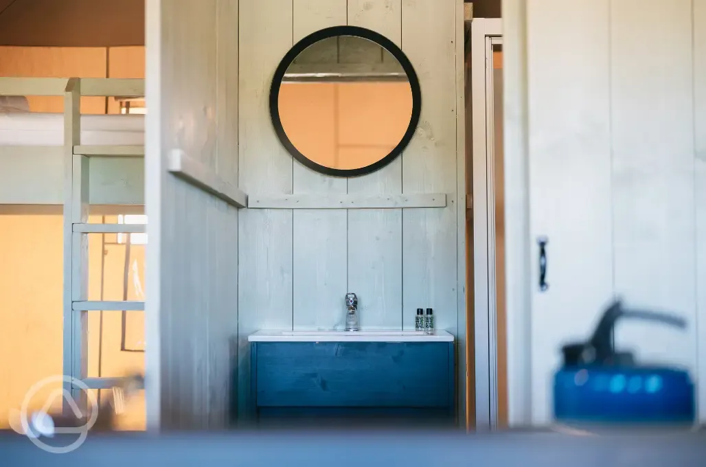 XL safari lodge ensuite