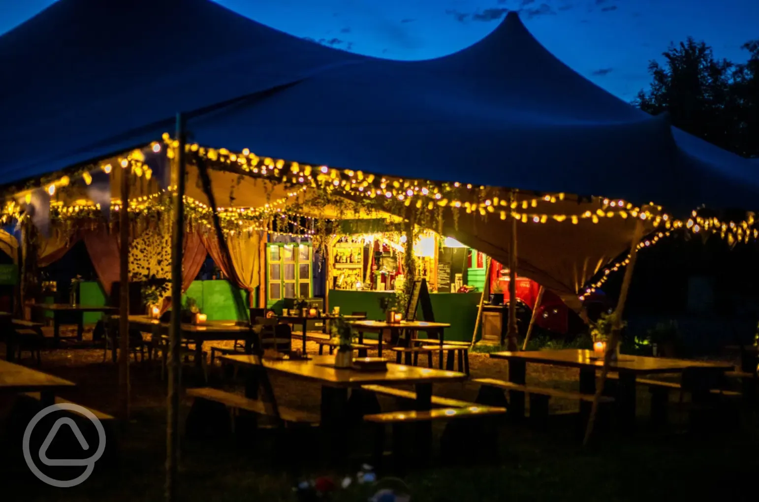 Bar Paradiso at night