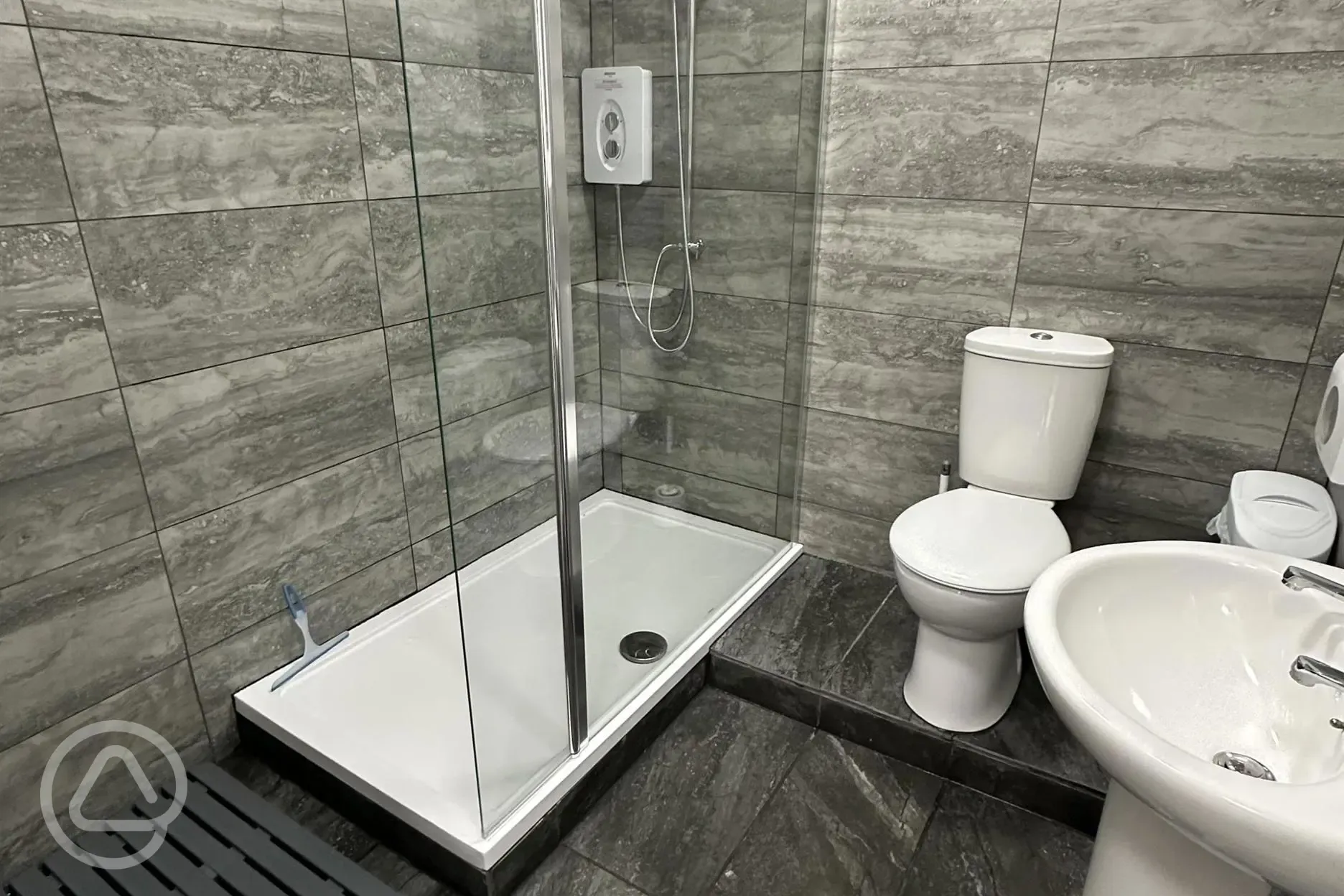Toilet and shower rooms