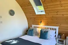Glamping pod double bed Glamping pod double bed