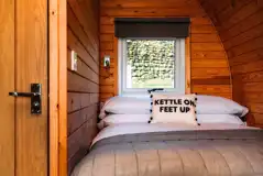 Ensuite glamping pod double bed