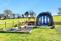 Four Paws Glamping with an enclosed garden, fire pit and hot tub Four Paws Glamping with an enclosed garden, fire pit and hot tub