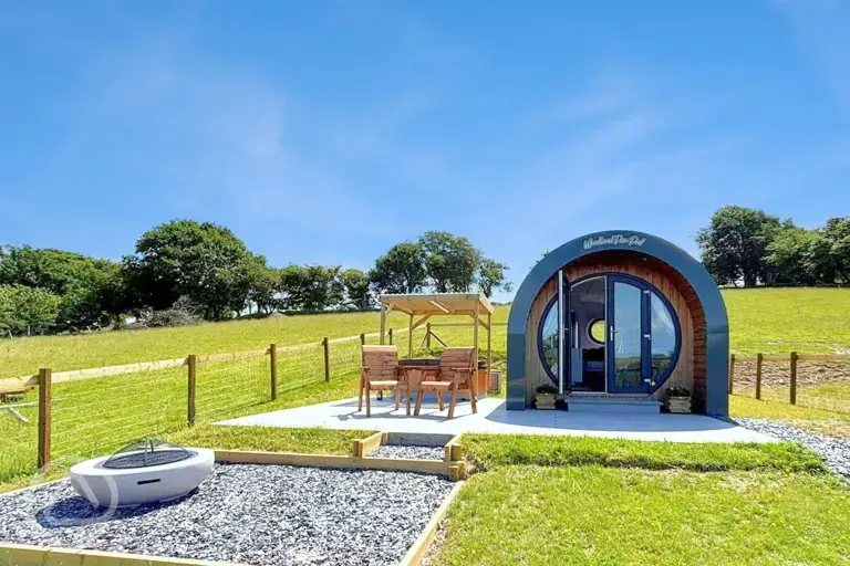 Glamping pod with enclosed garden, fire pit and hot tub