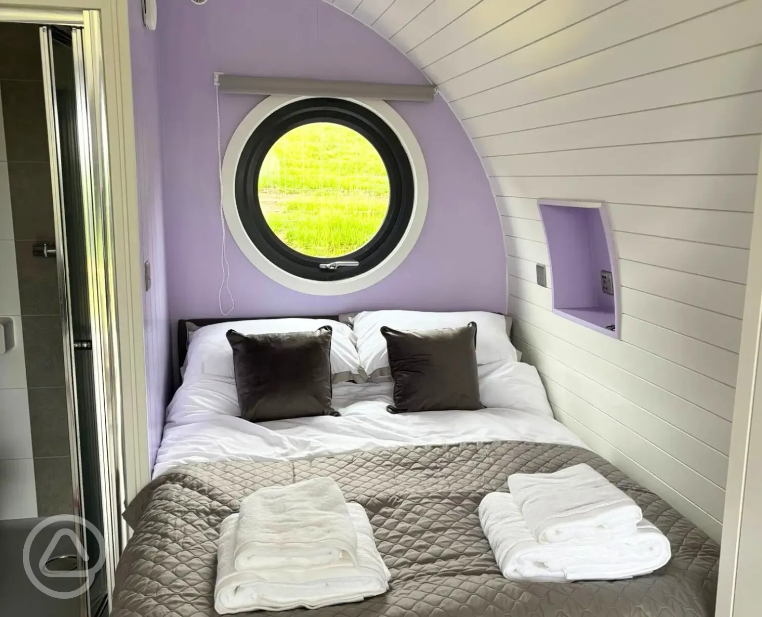 Glamping pod double bed