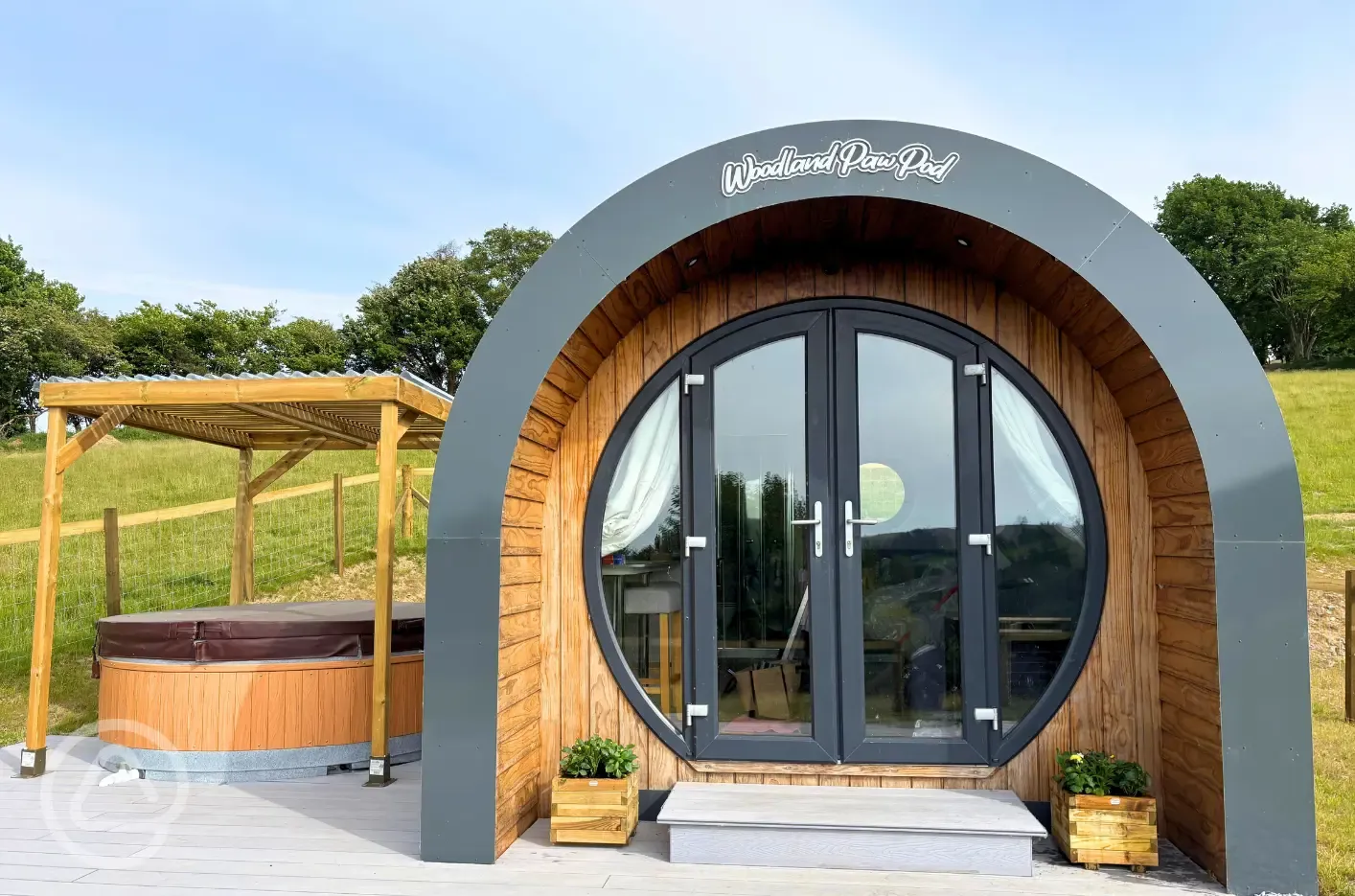 Glamping pod with hot tub