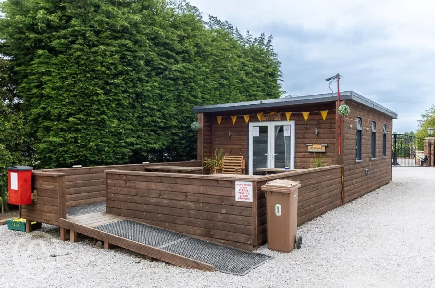 Tea room lodge